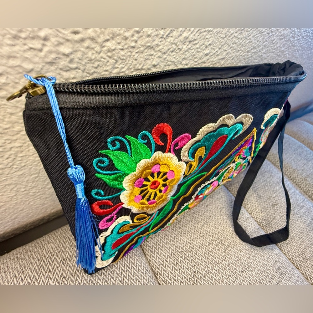 Floral Embroidered Black Wristlet/Clutch - Picture 5 of 15